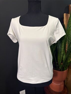 Women’s White Square Neck Short Sleeve Tee